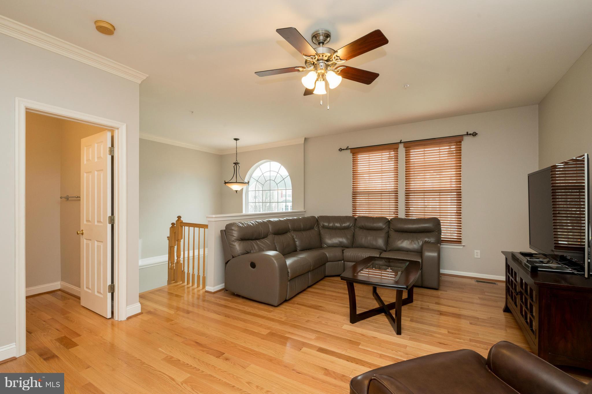 HOLLIFIELD STATION - Residential