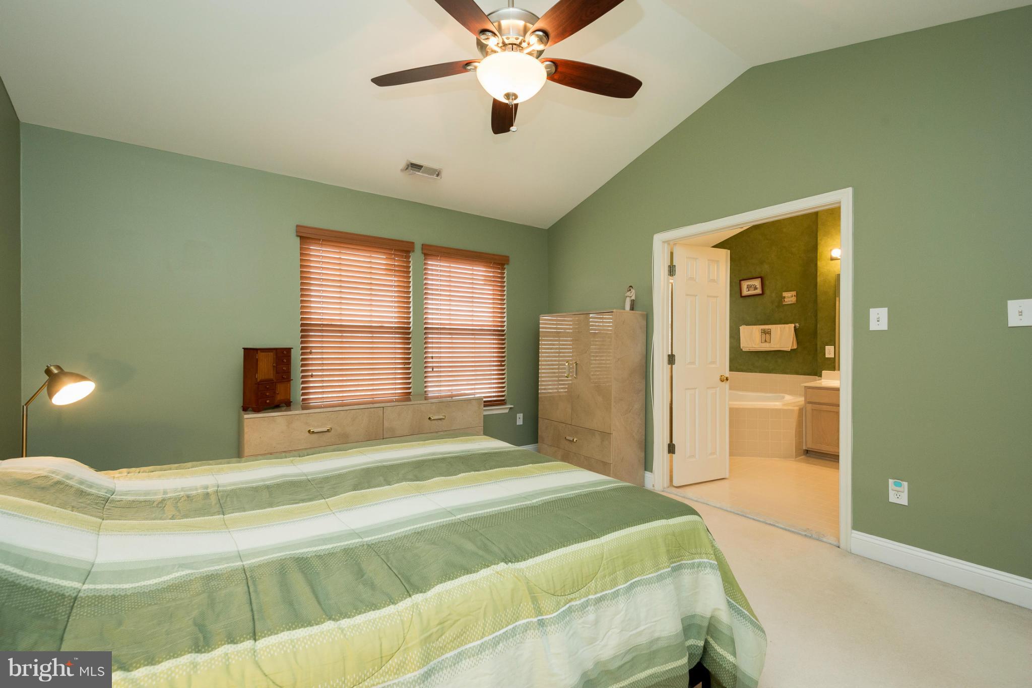 HOLLIFIELD STATION - Residential