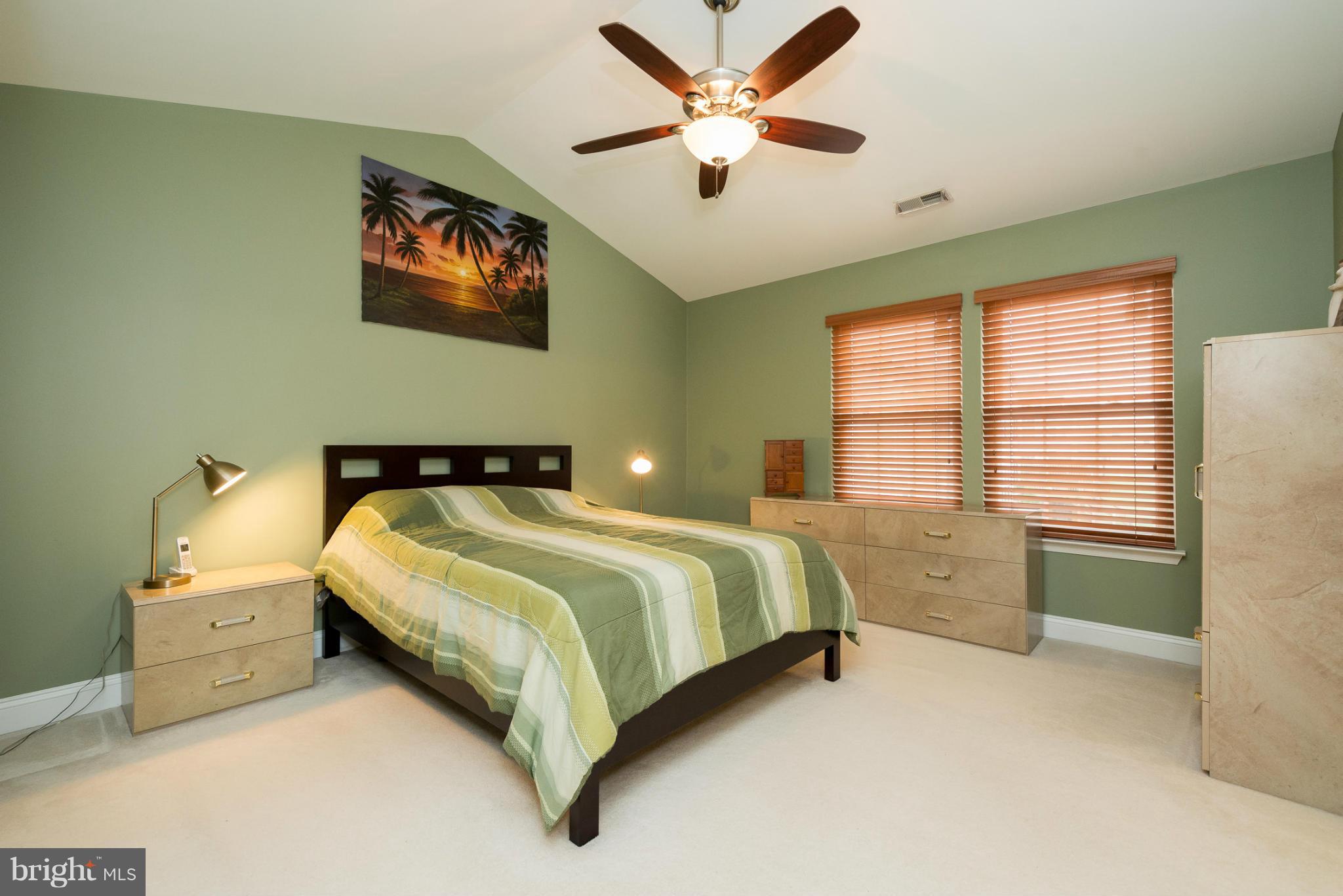 HOLLIFIELD STATION - Residential