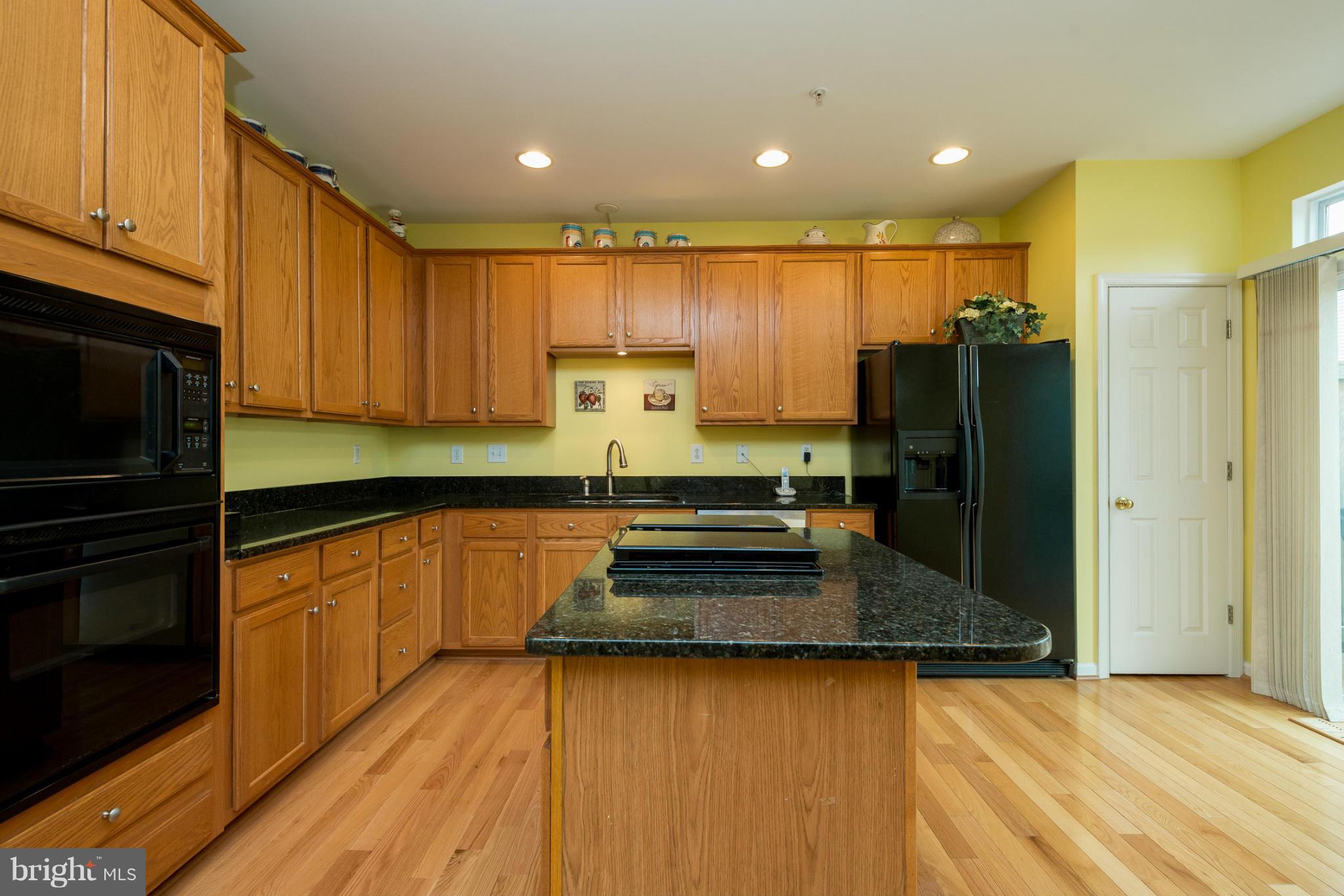 HOLLIFIELD STATION - Residential