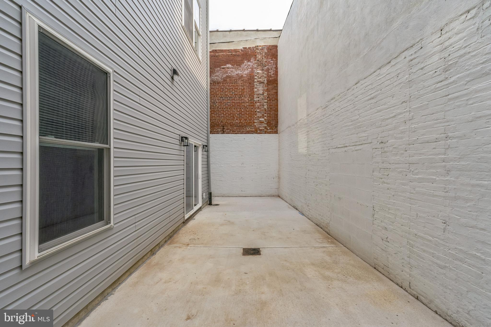 FAIRMOUNT - Residential Lease