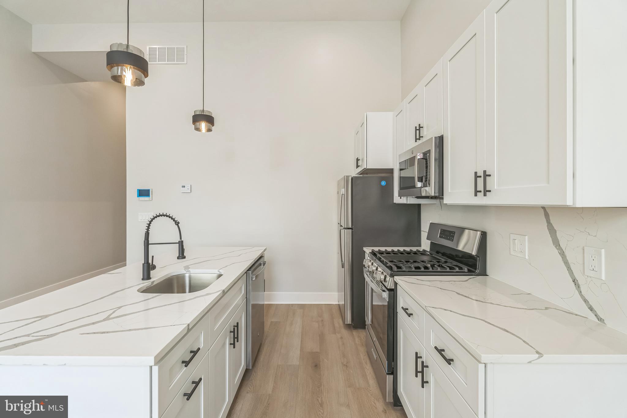 FAIRMOUNT - Residential Lease