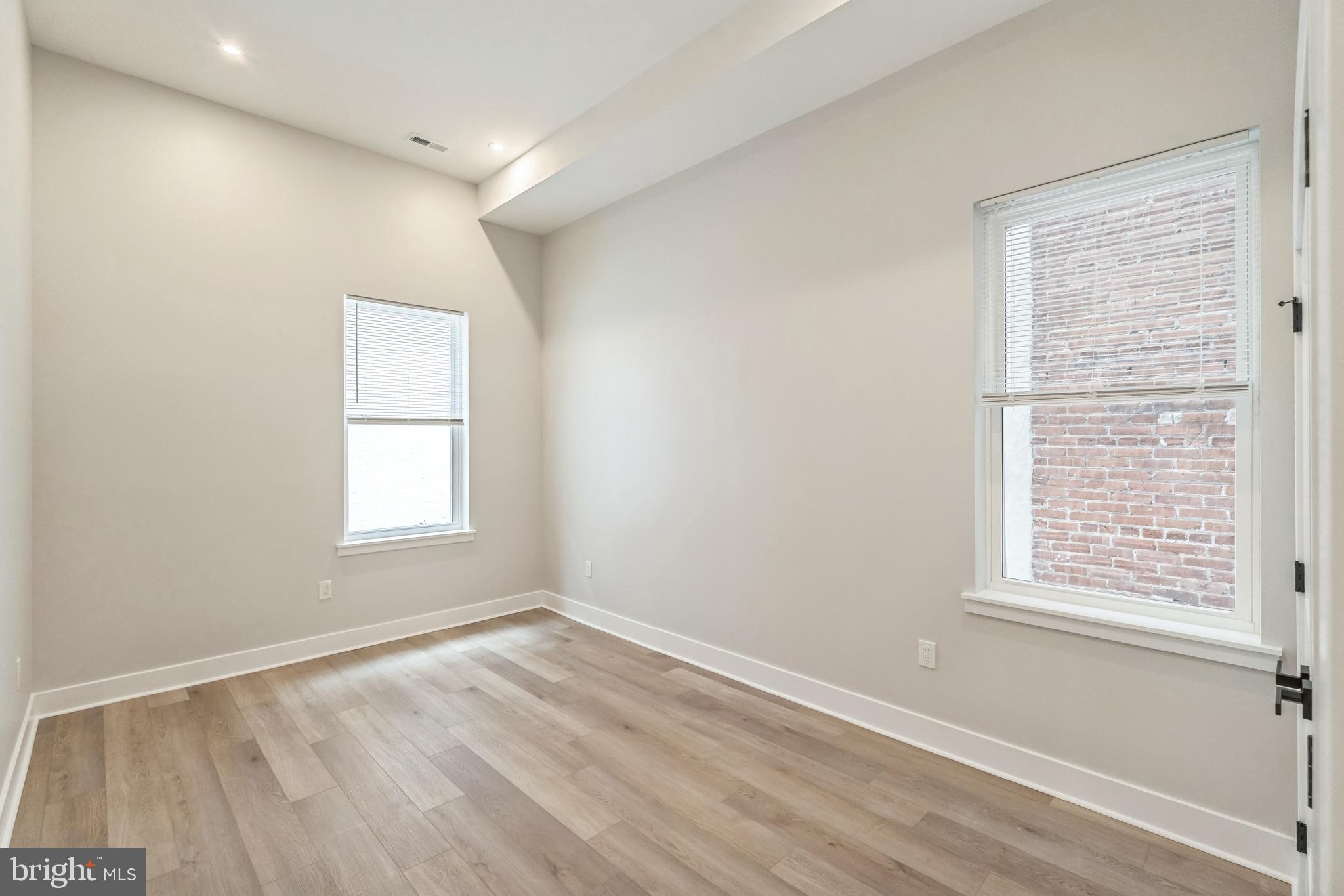 FAIRMOUNT - Residential Lease