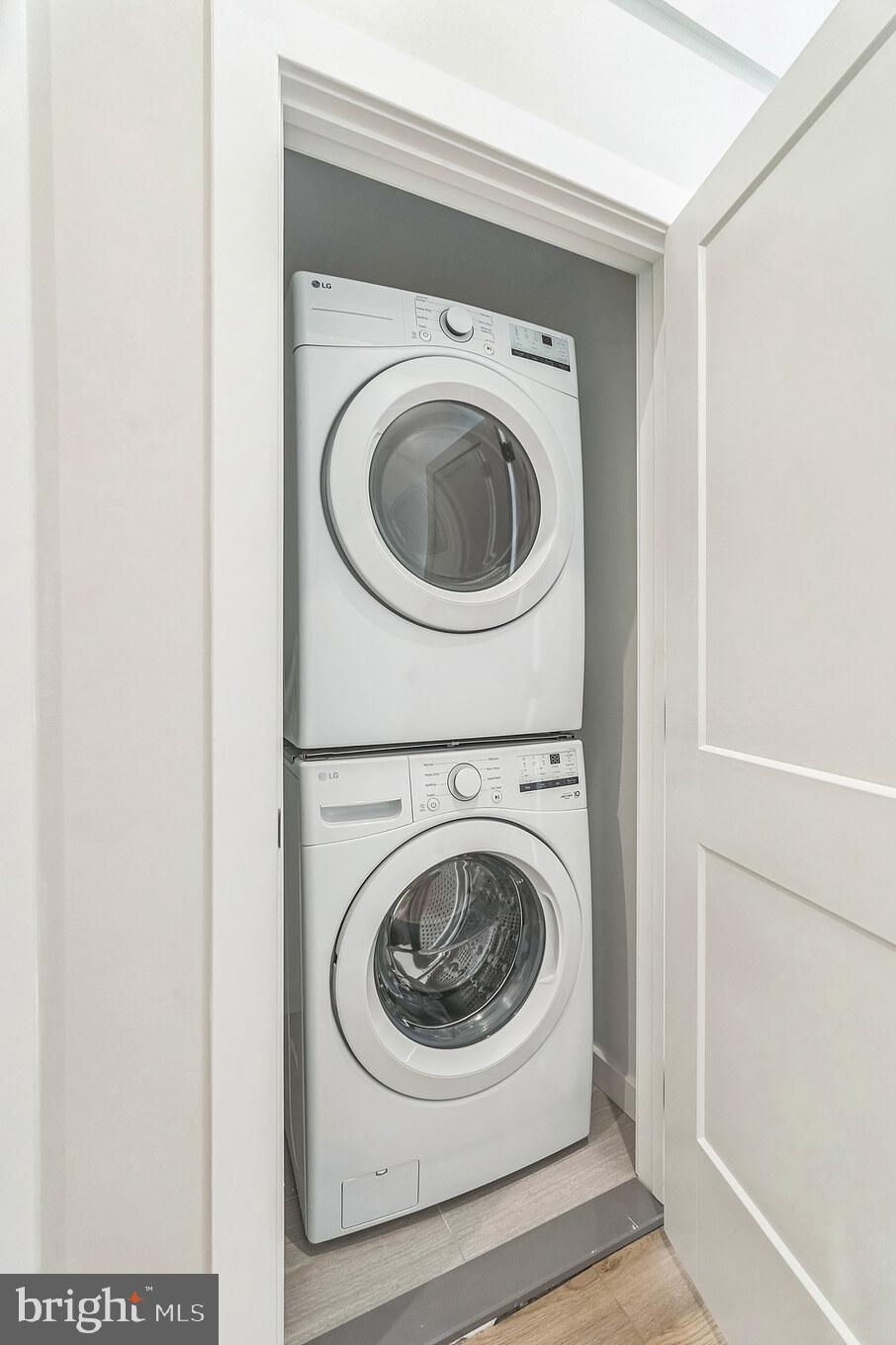 FAIRMOUNT - Residential Lease