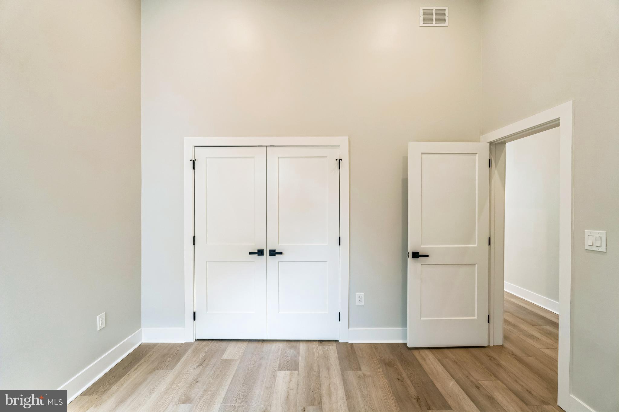 FAIRMOUNT - Residential Lease