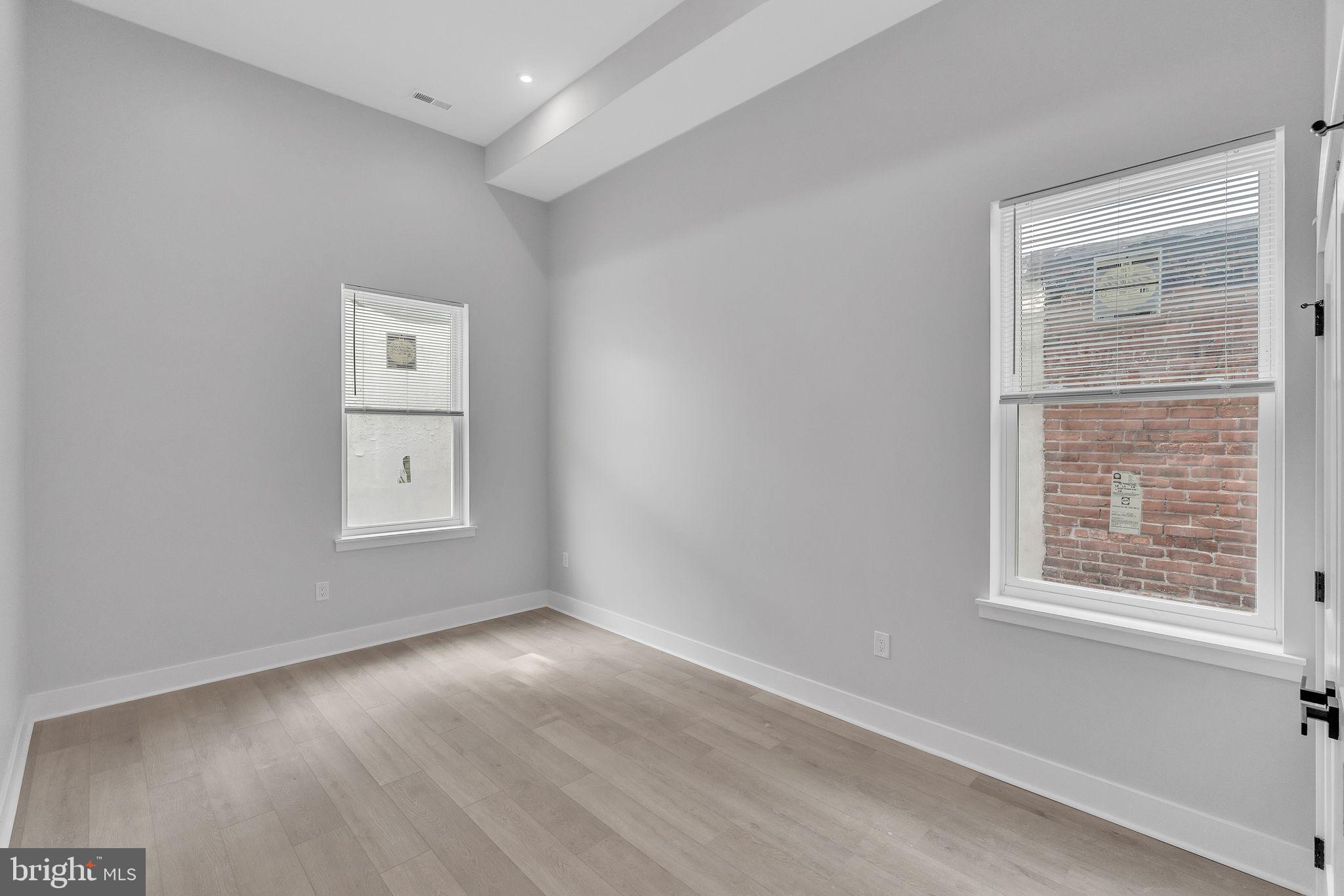 FAIRMOUNT - Residential Lease