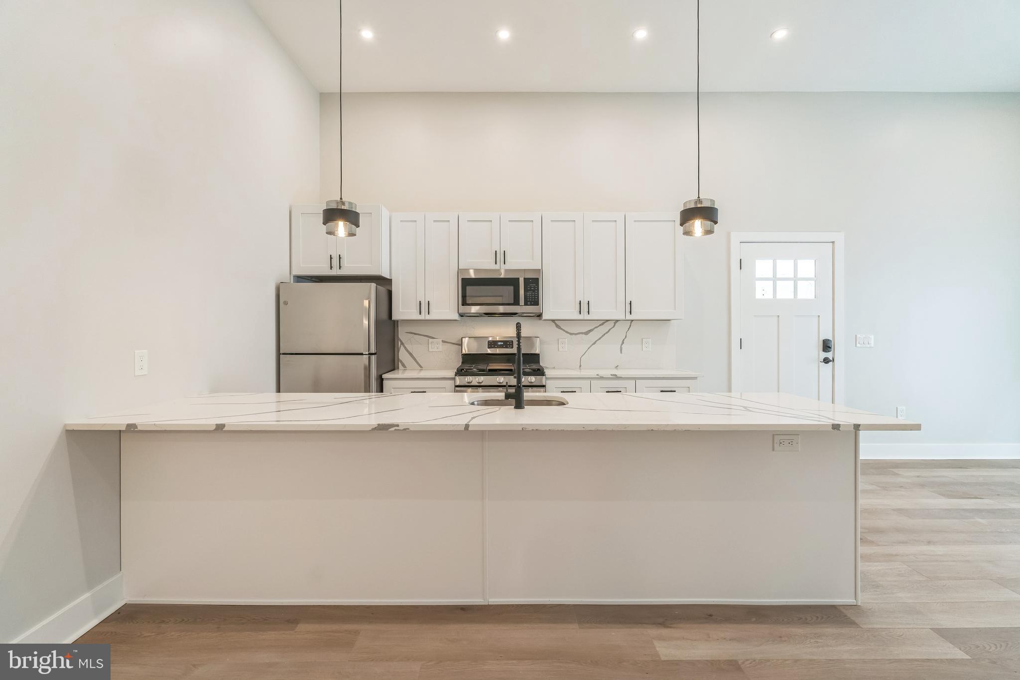 FAIRMOUNT - Residential Lease