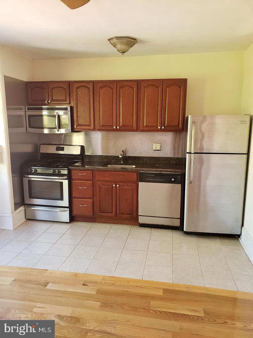 WASHINGTON SQ - Residential Lease