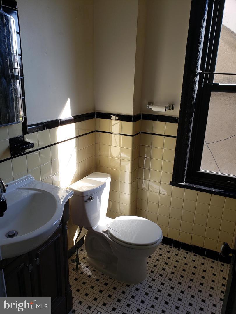 WASHINGTON SQ - Residential Lease