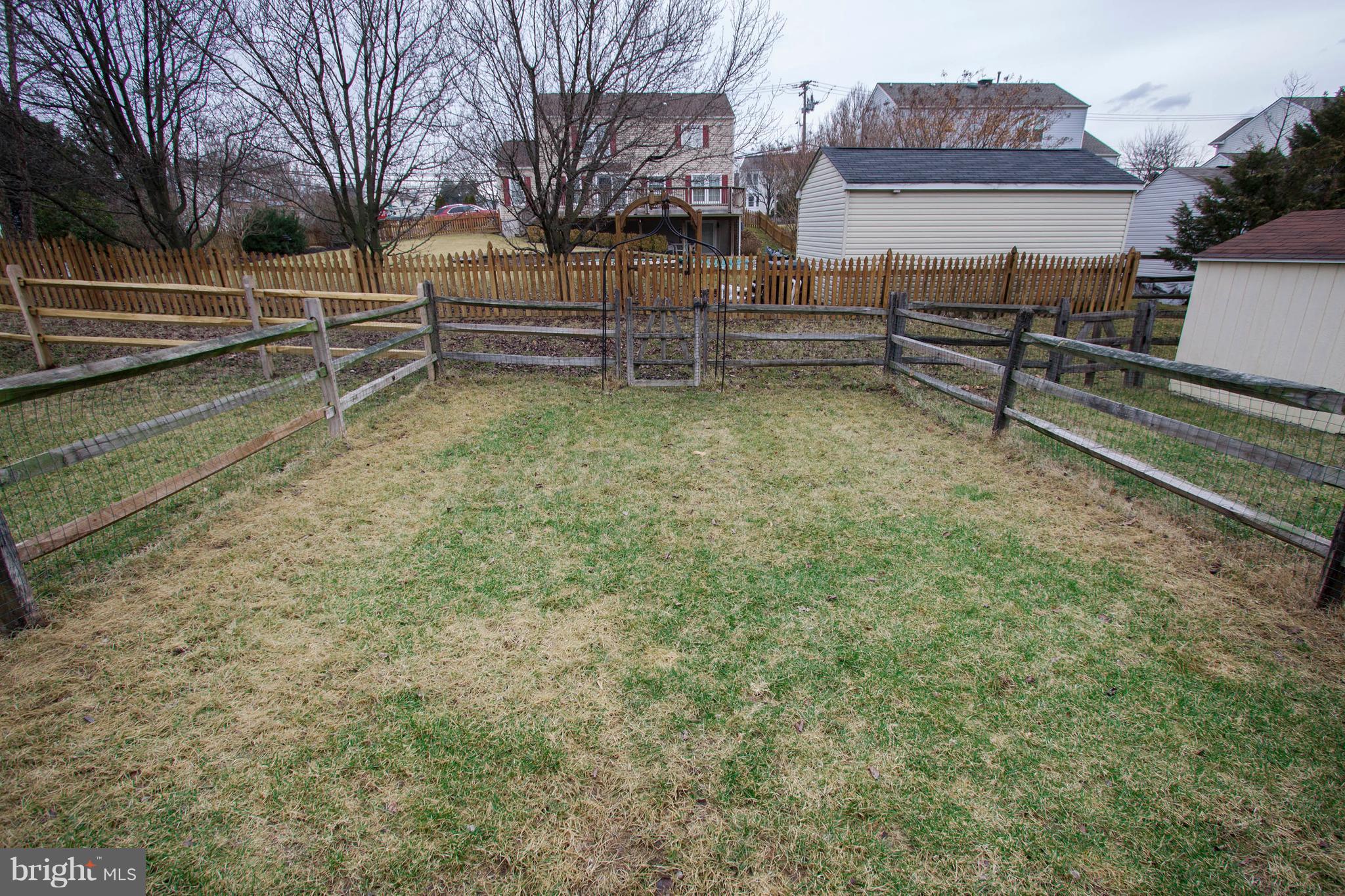 HINES ESTATES - Residential