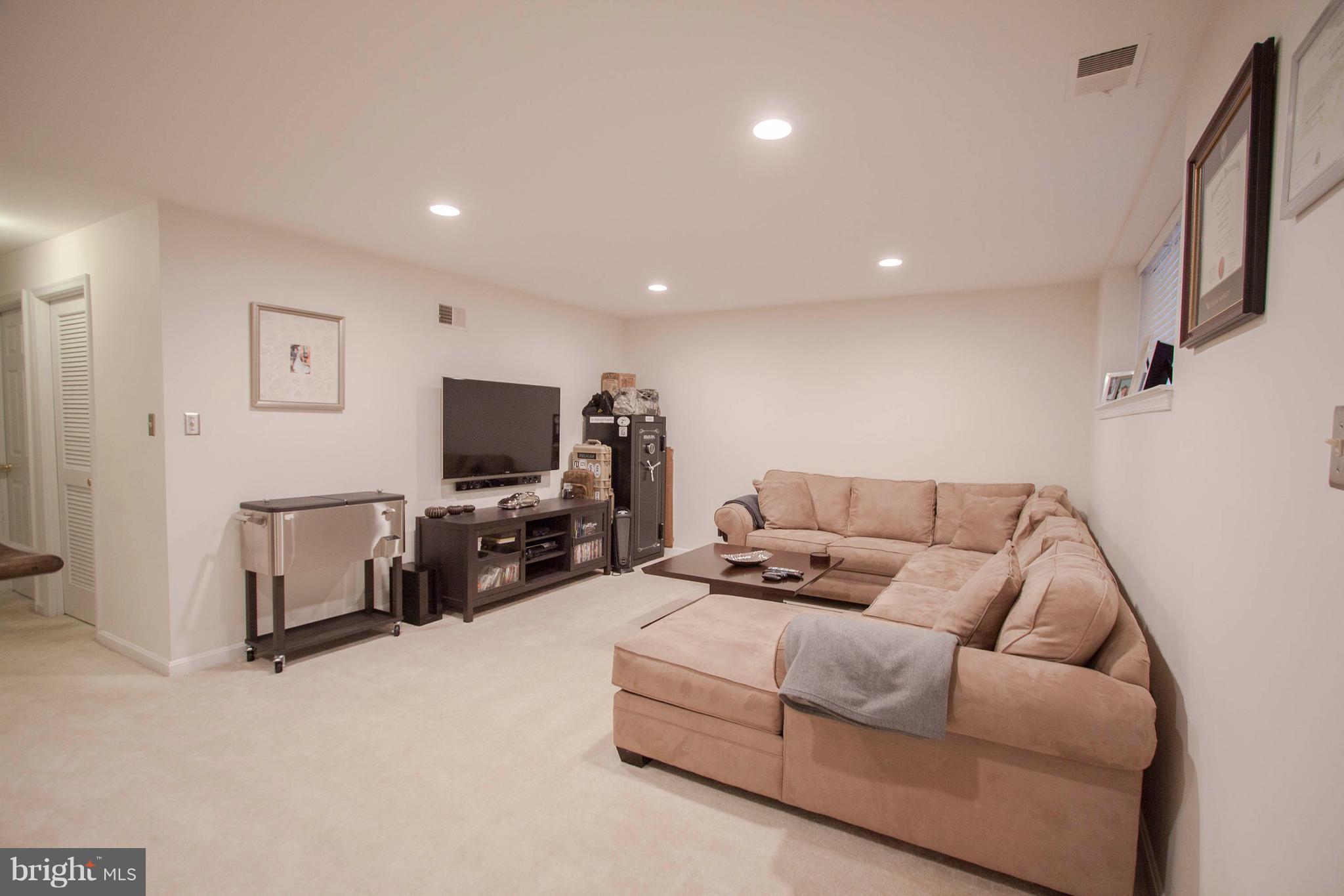 HINES ESTATES - Residential