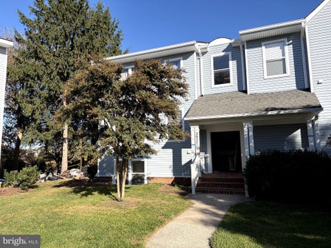Photo of 20571 Snowshoe Square #102, ASHBURN, VA 20147 (MLS # VALO2136654)