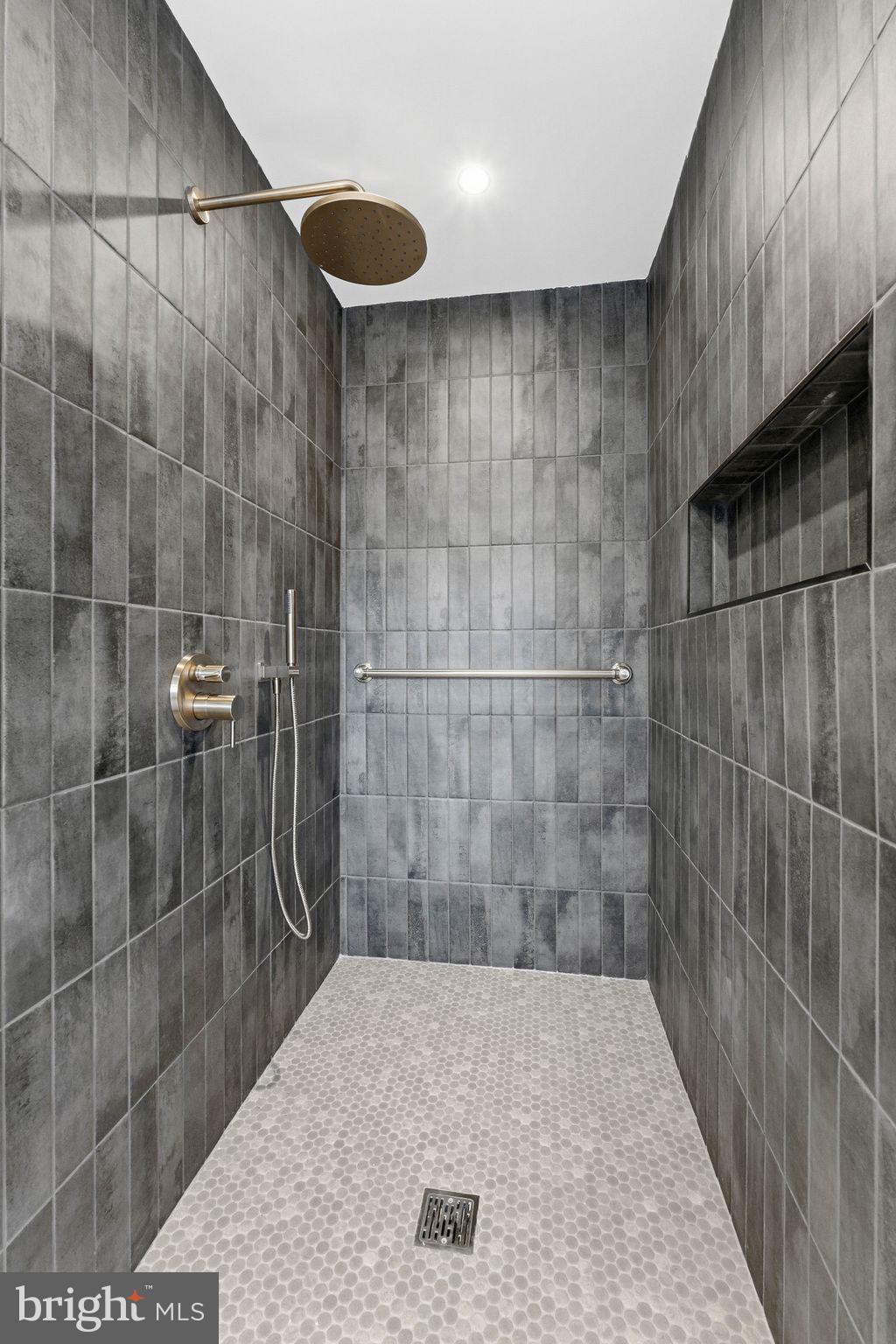 FOX HOLLOW - Residential