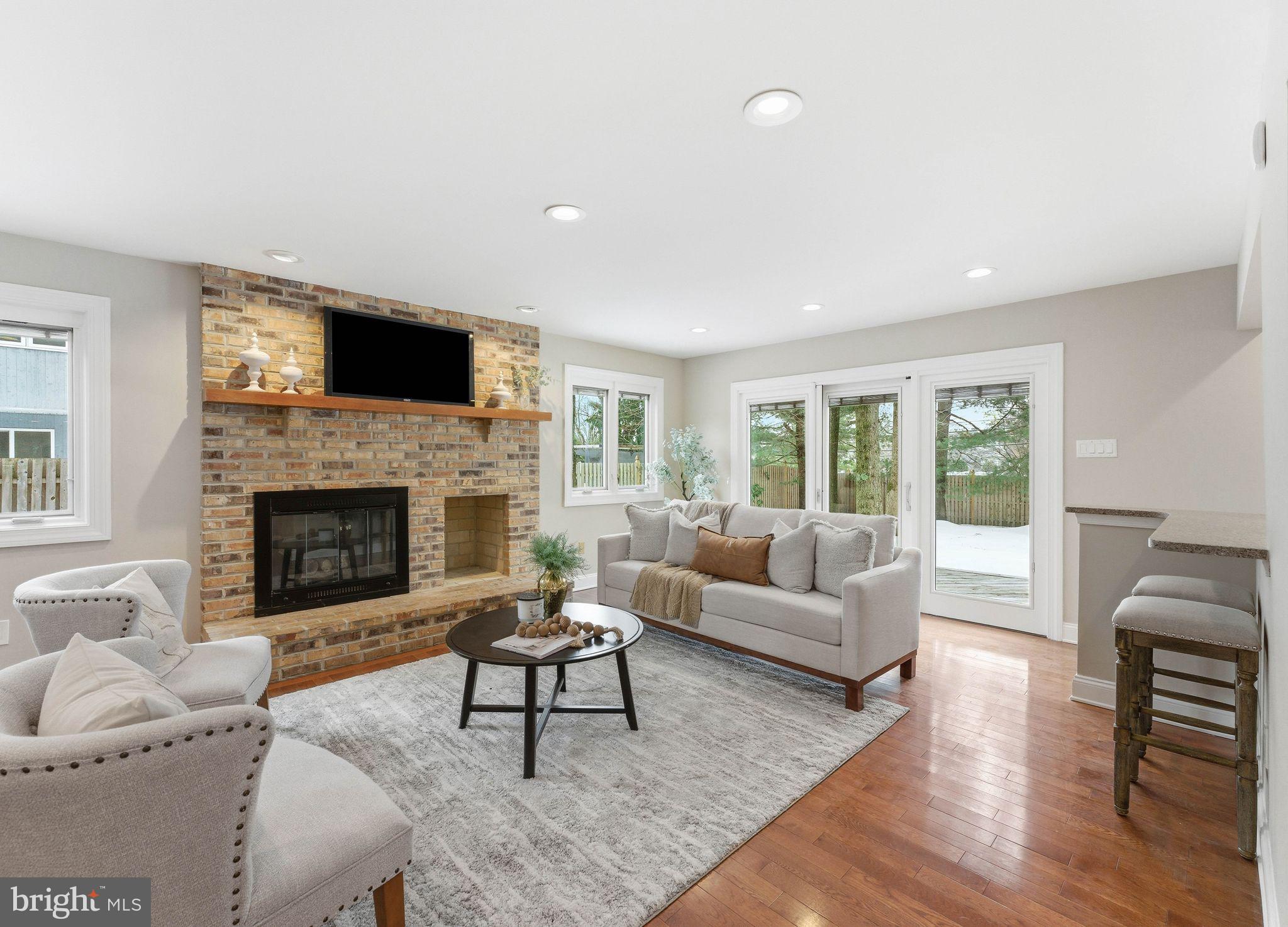 FOX HOLLOW - Residential