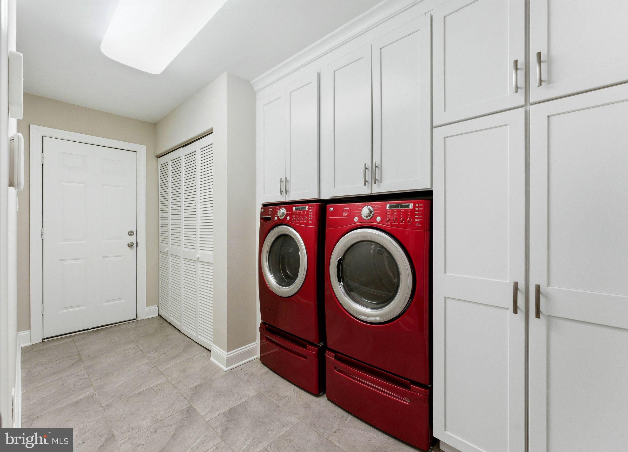 FOX HOLLOW - Residential