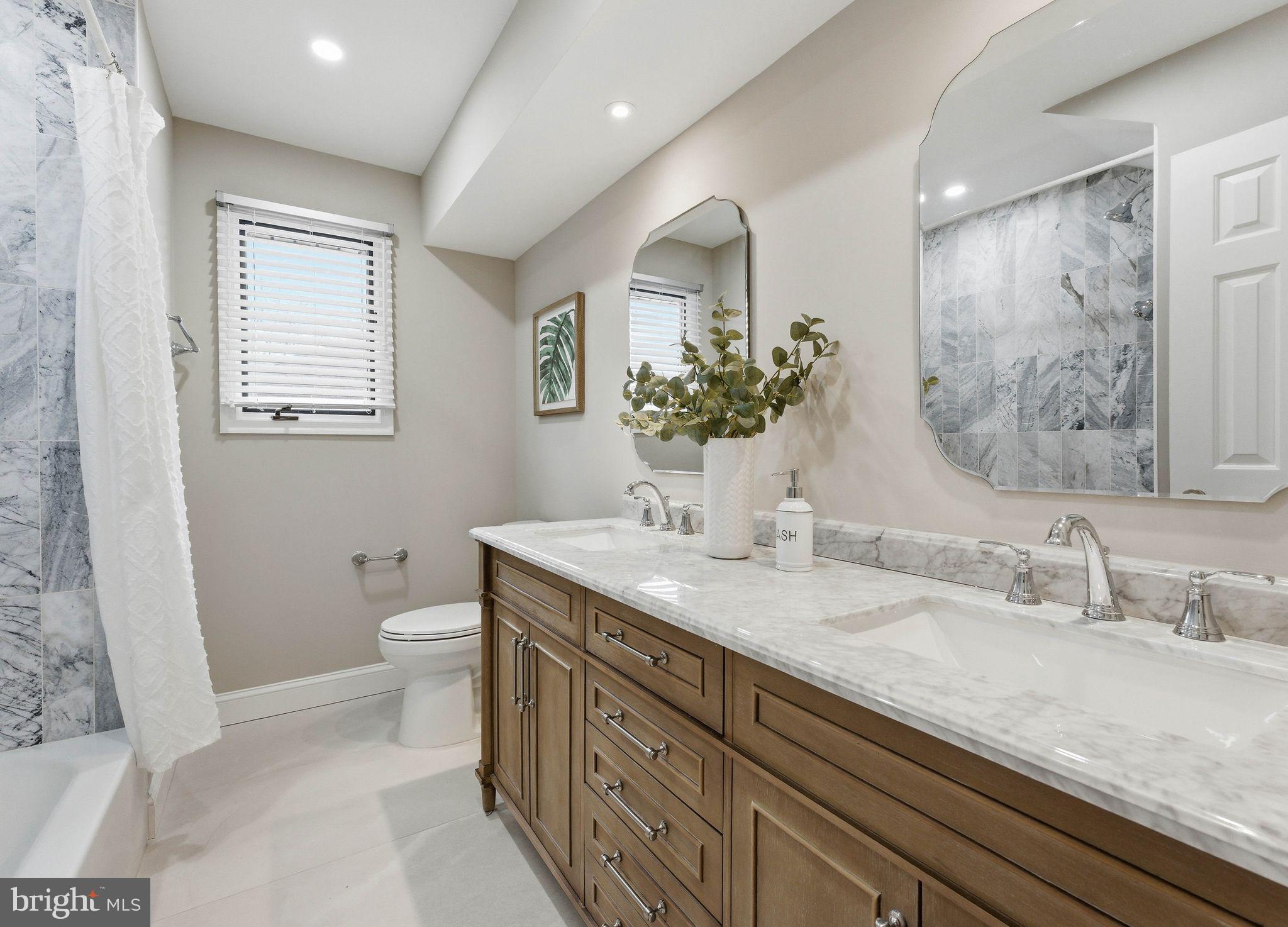 FOX HOLLOW - Residential