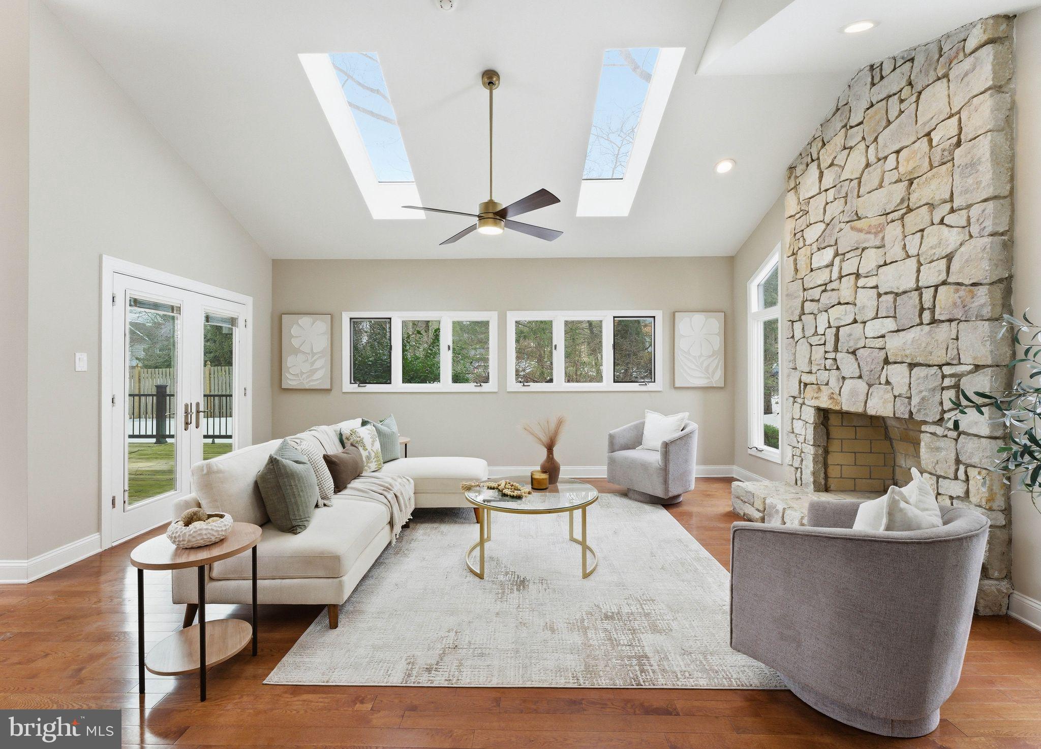 FOX HOLLOW - Residential