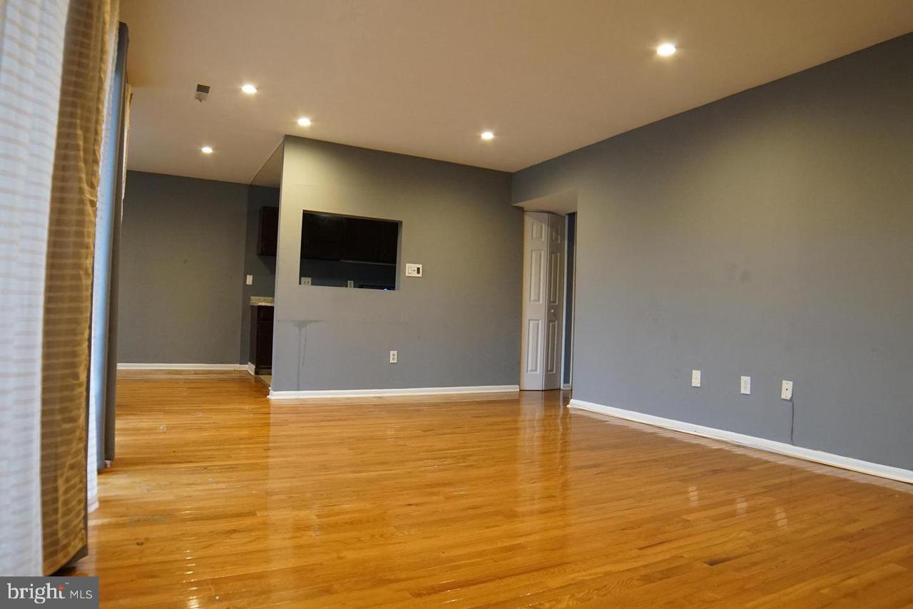 CARROLLAN GARDENS - Residential Lease