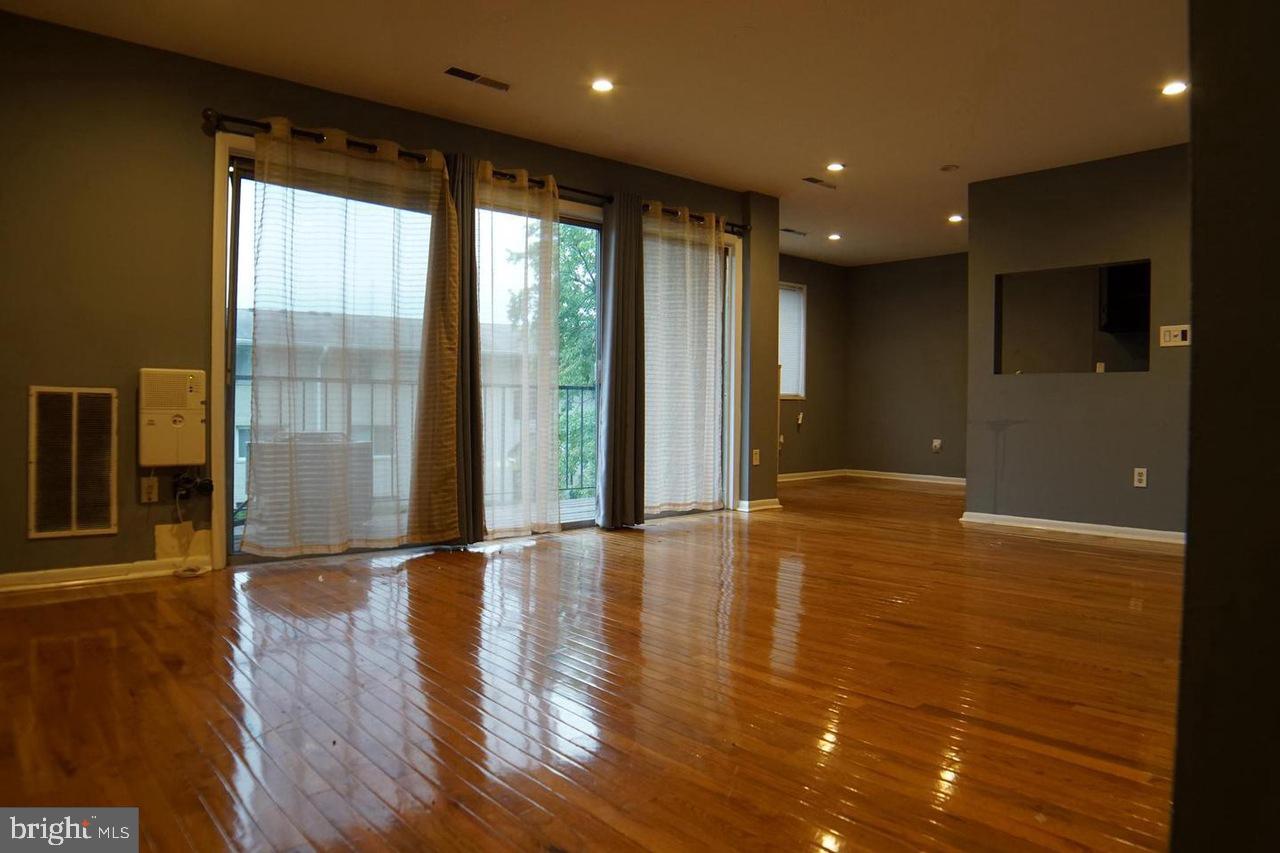 CARROLLAN GARDENS - Residential Lease