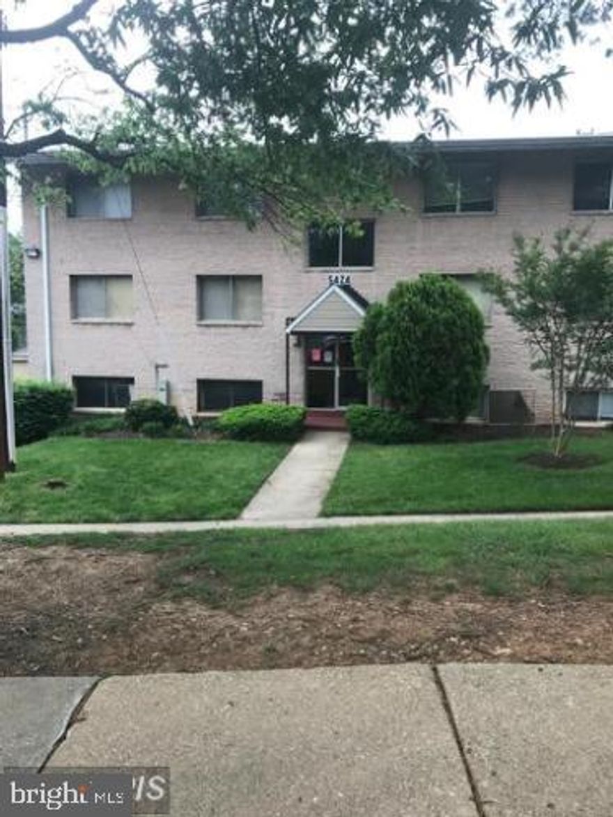 PRIME LOCATION right off of 495 and metro accessible. Nice 2 bedroom condo featuring hardwood floors recess lights and an updated bath. New HVAC. WASHER/DRYER INSIDE THE UNIT.