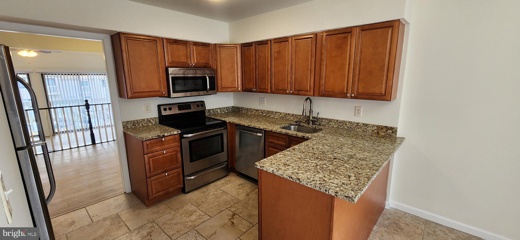 ELYSIAN WOODS - Residential Lease