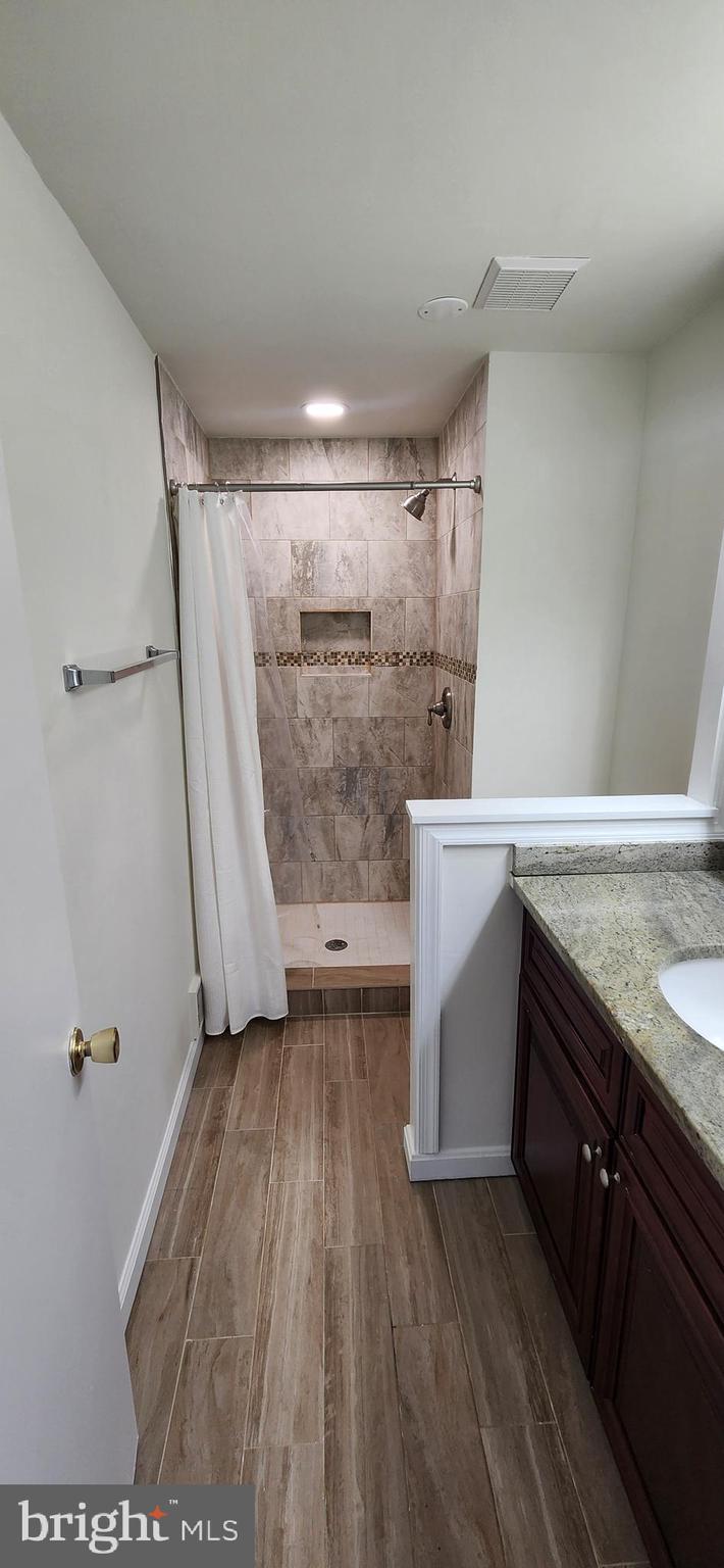 ELYSIAN WOODS - Residential Lease