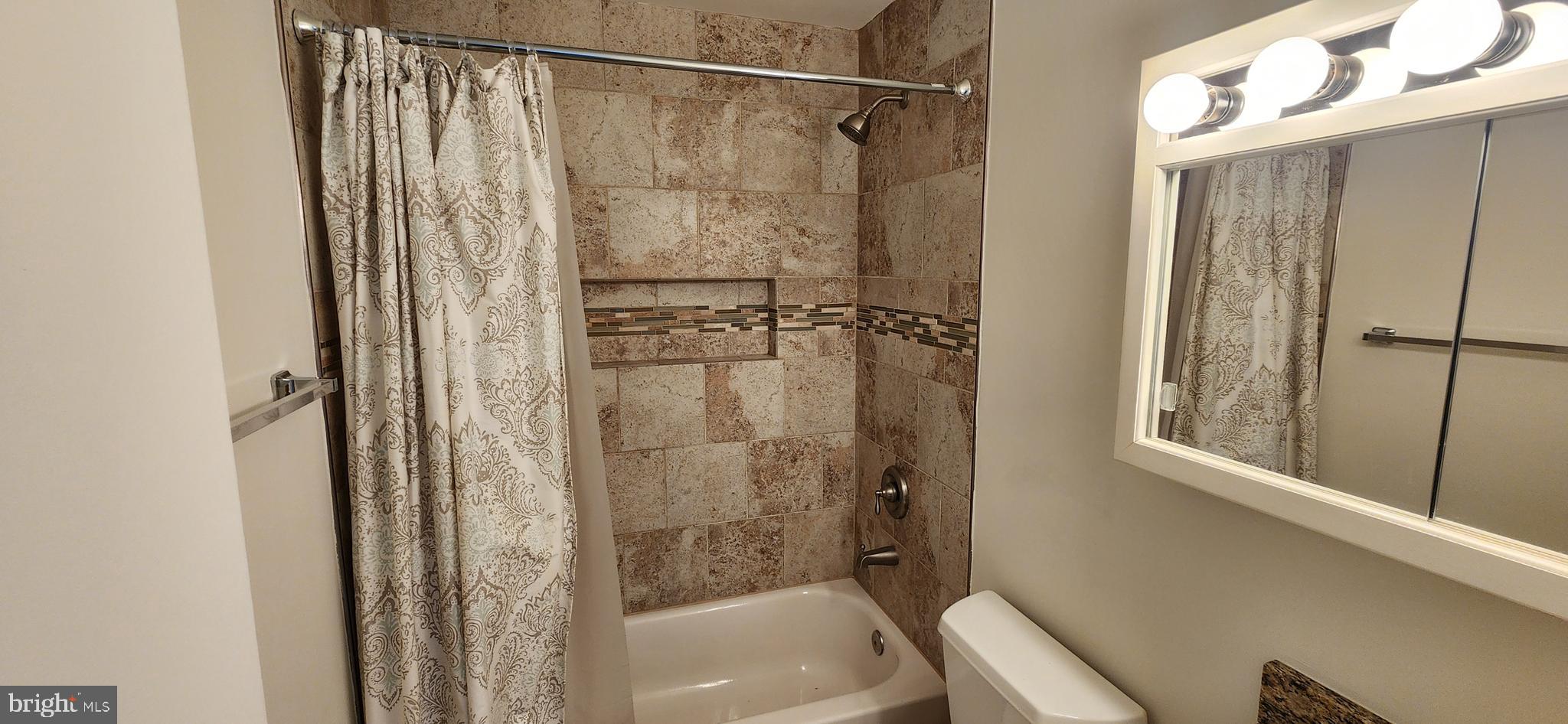 ELYSIAN WOODS - Residential Lease