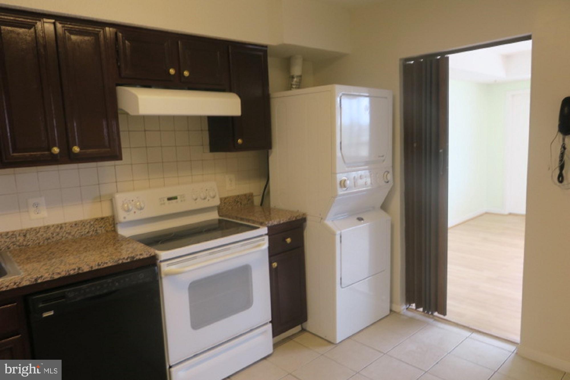 SKYLINE HOUSE - Residential Lease