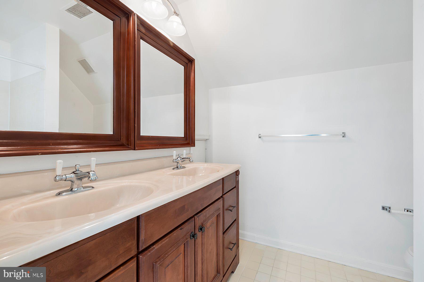 SOUTH RIVER LANDING - Residential