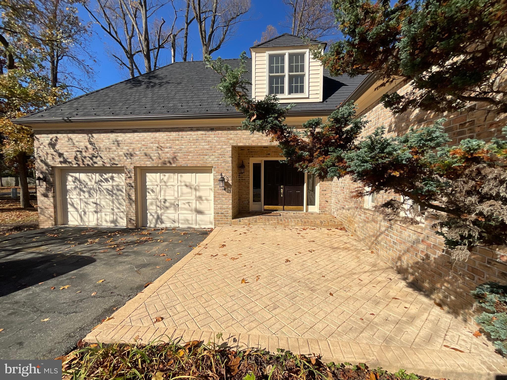 A charming move in ready colonial, ready for you to call home, in a neighborhood where your neighbors are friends you just haven't met yet. Home is also listed for rent (MLS# MDAA2098638)
You'll want to experience this beautiful home nestled in SRL's handsome, 24-hr guard gated community. Lovingly maintained with a gourmet kitchen, 3 bdrms each with private baths, cozy fireplaces and more. Enjoy the seasonal beautify of its park-like setting in this nonriparian community. Enjoy walking trails, marina, pool and tennis courts. Easy commute to DC, Annapolis and Baltimore.