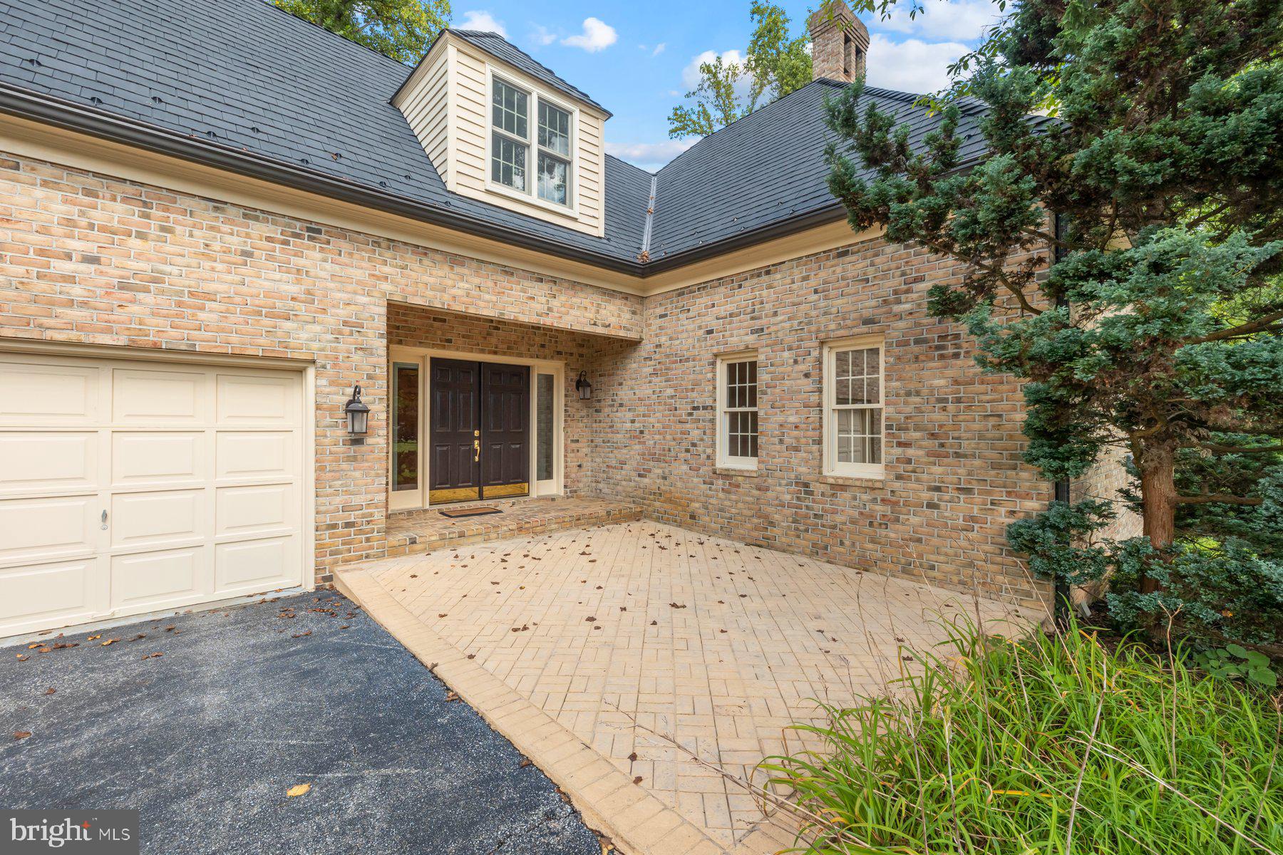 370 S RIVER LANDING ROAD 370