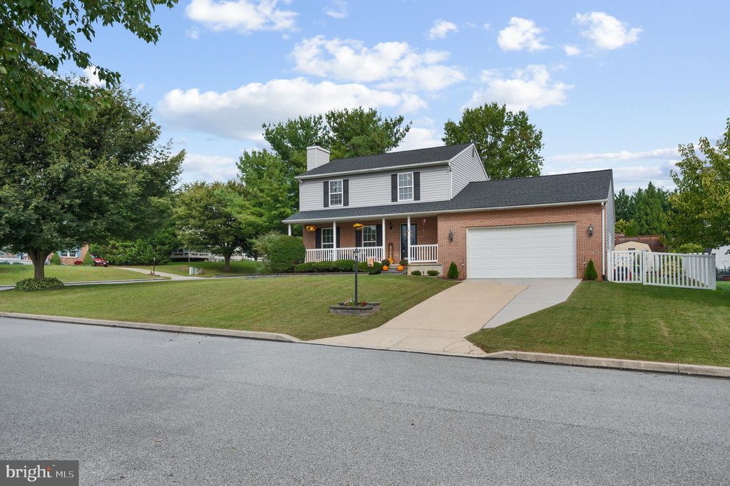 Photo of 18 Quail Ridge Road, HANOVER, PA 17331 (MLS # PAYK2090684)