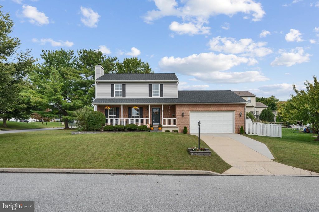 Photo of 18 Quail Ridge Road, HANOVER, PA 17331 (MLS # PAYK2090684)