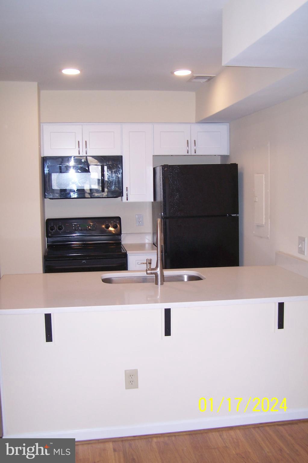 SUMMERWALK - Residential Lease