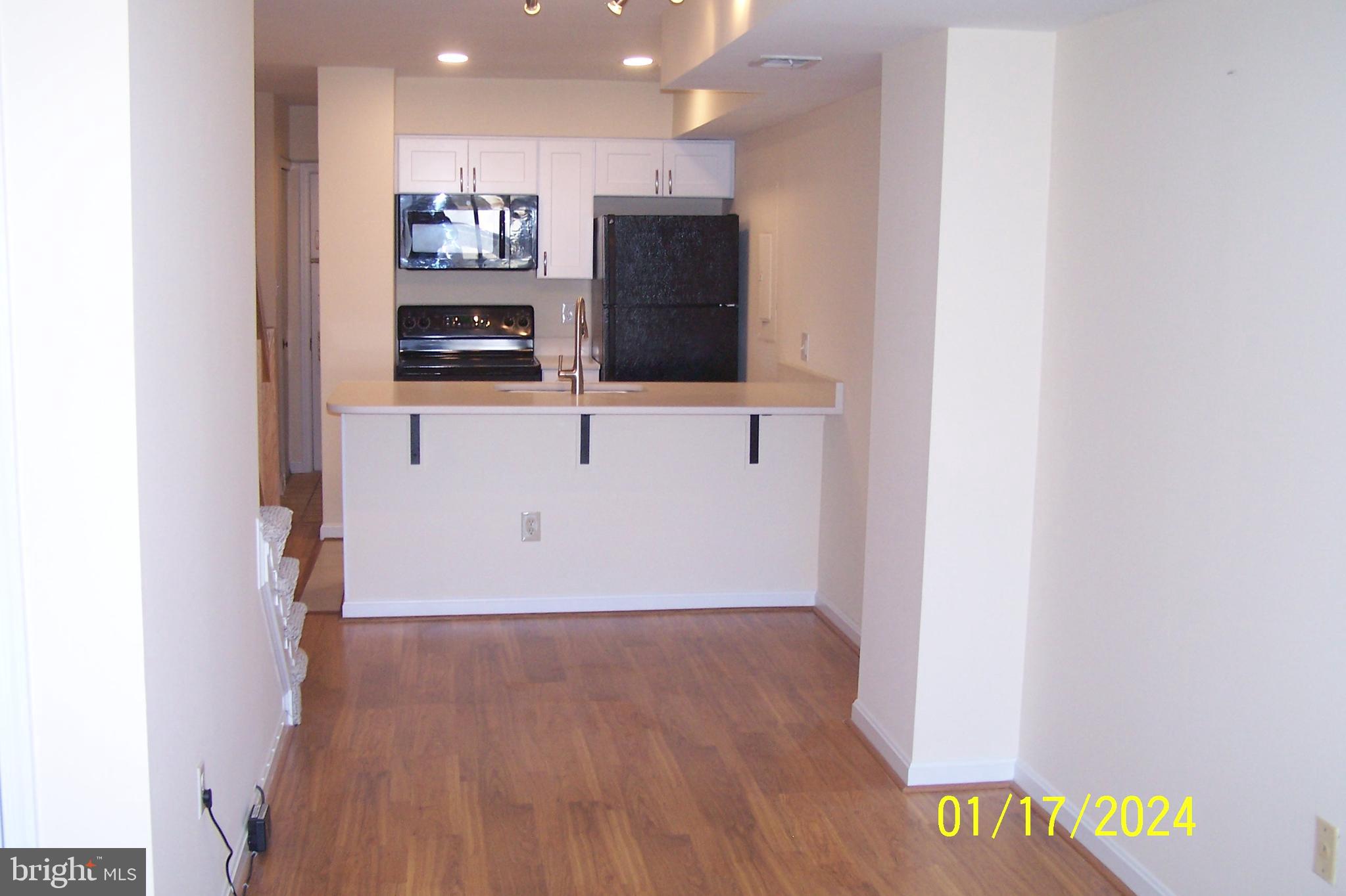 SUMMERWALK - Residential Lease