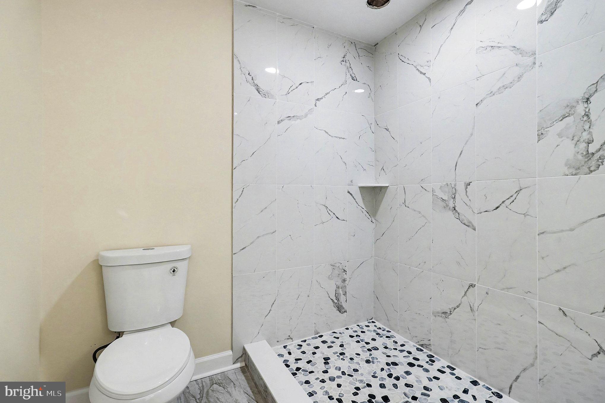 LAKE CAROLINE - Residential