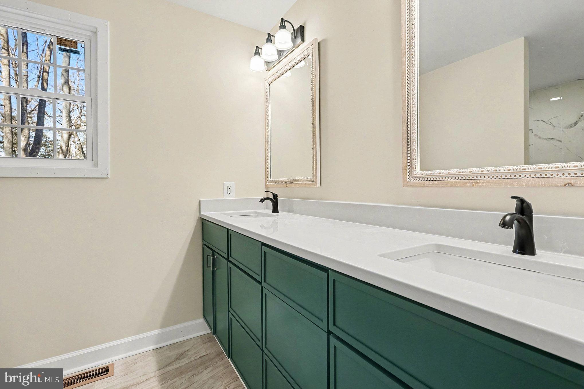 LAKE CAROLINE - Residential