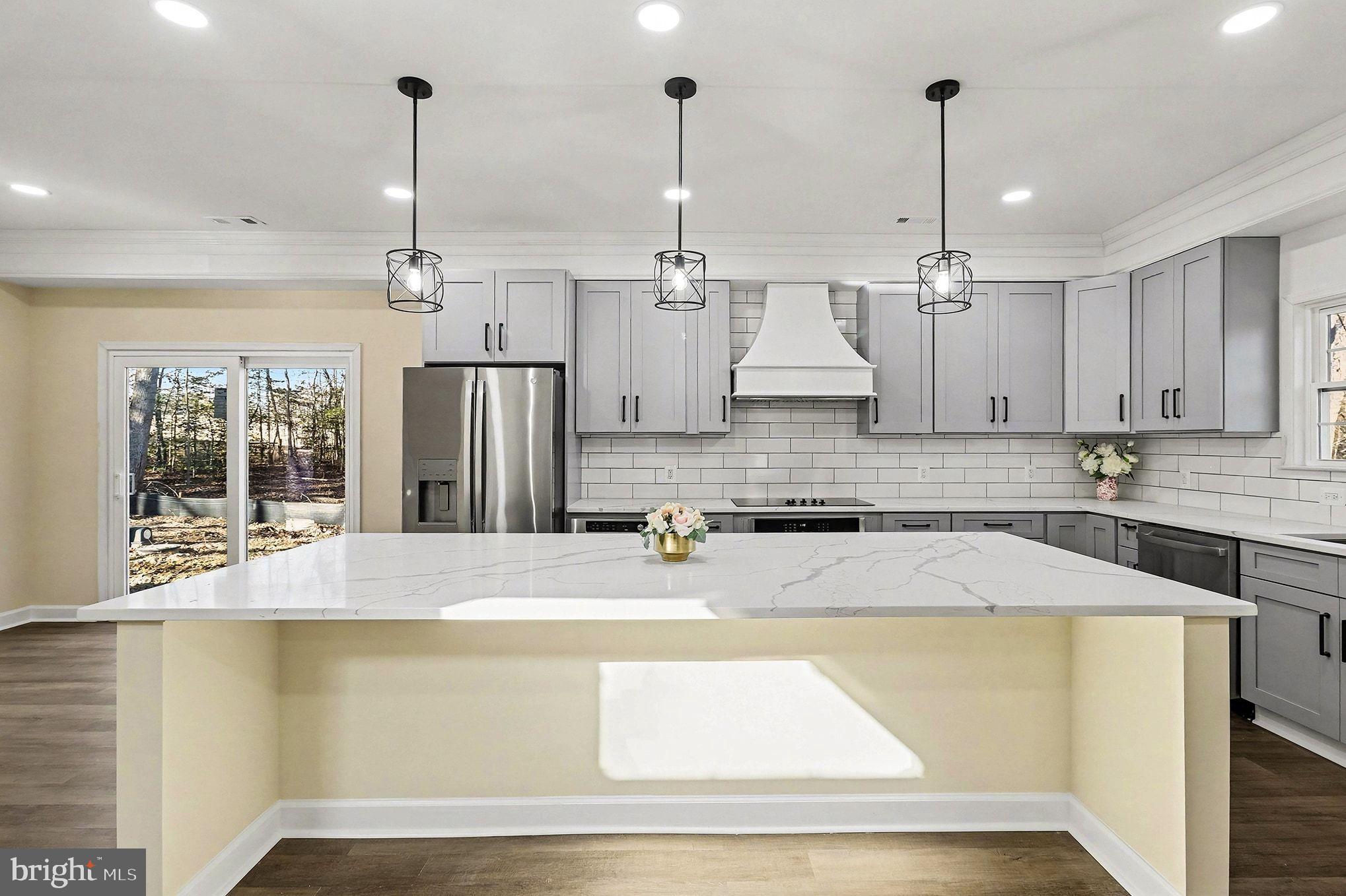 LAKE CAROLINE - Residential