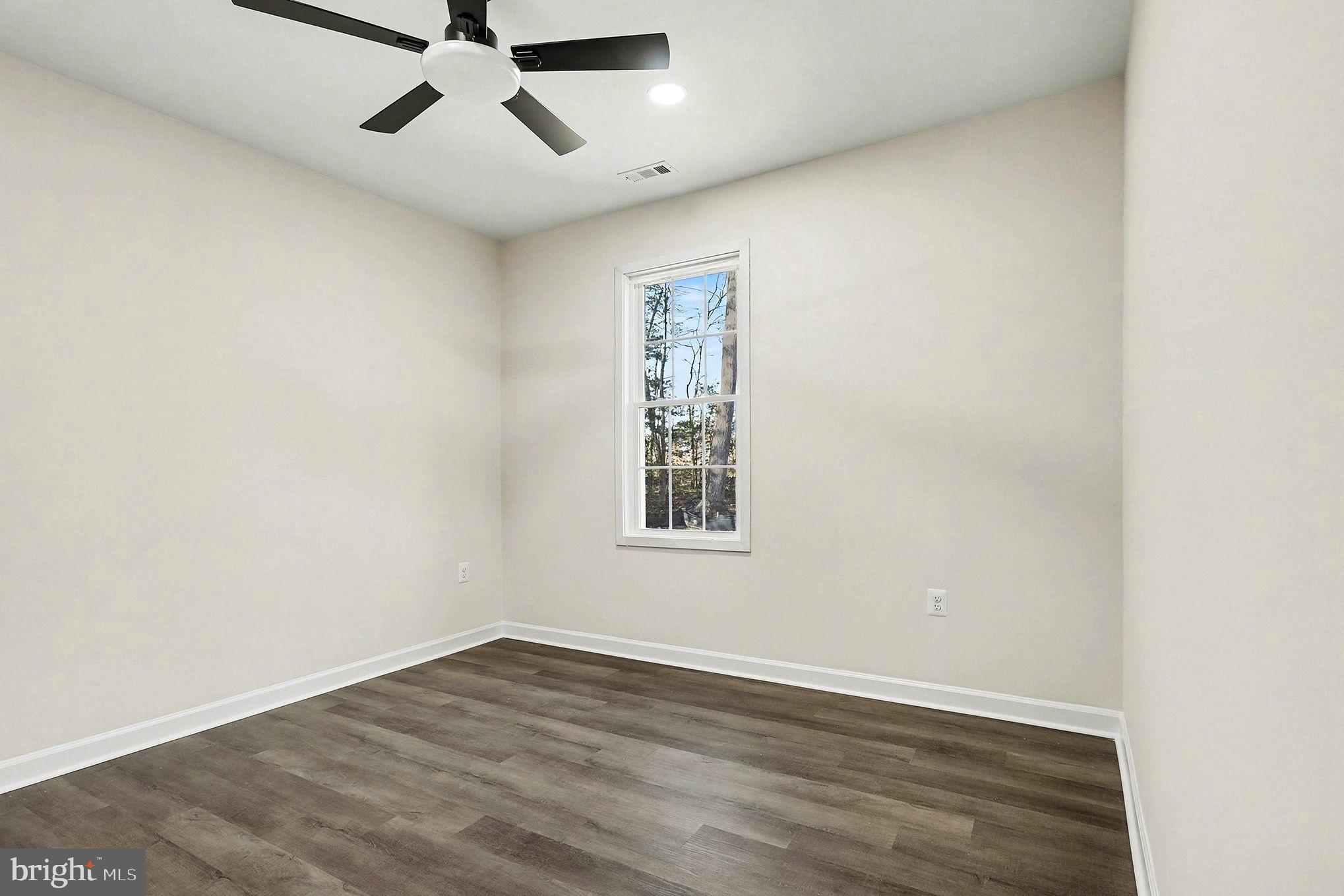 LAKE CAROLINE - Residential