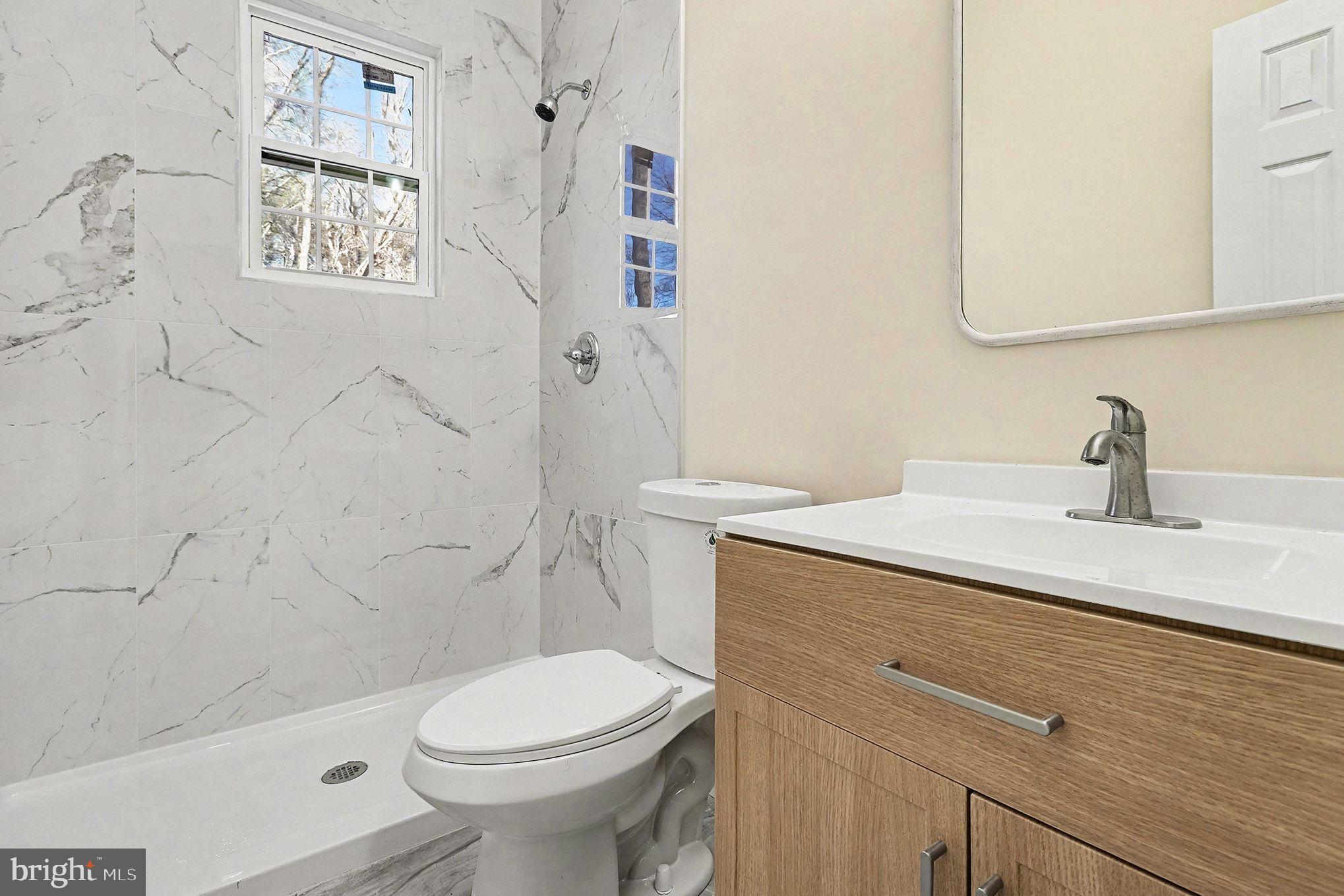 LAKE CAROLINE - Residential