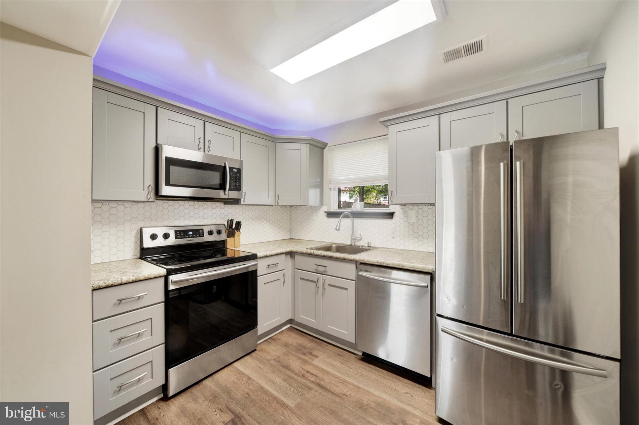 BRIGHTLEAF - Residential Lease