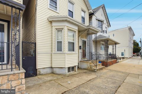 209 HAMILTON STREET HARRISON NJ 07029