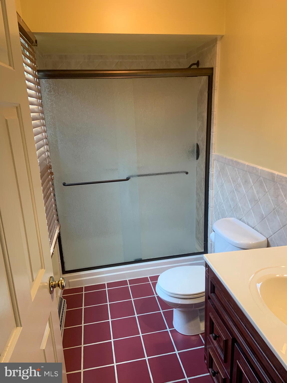 STANFORD COURT - Residential