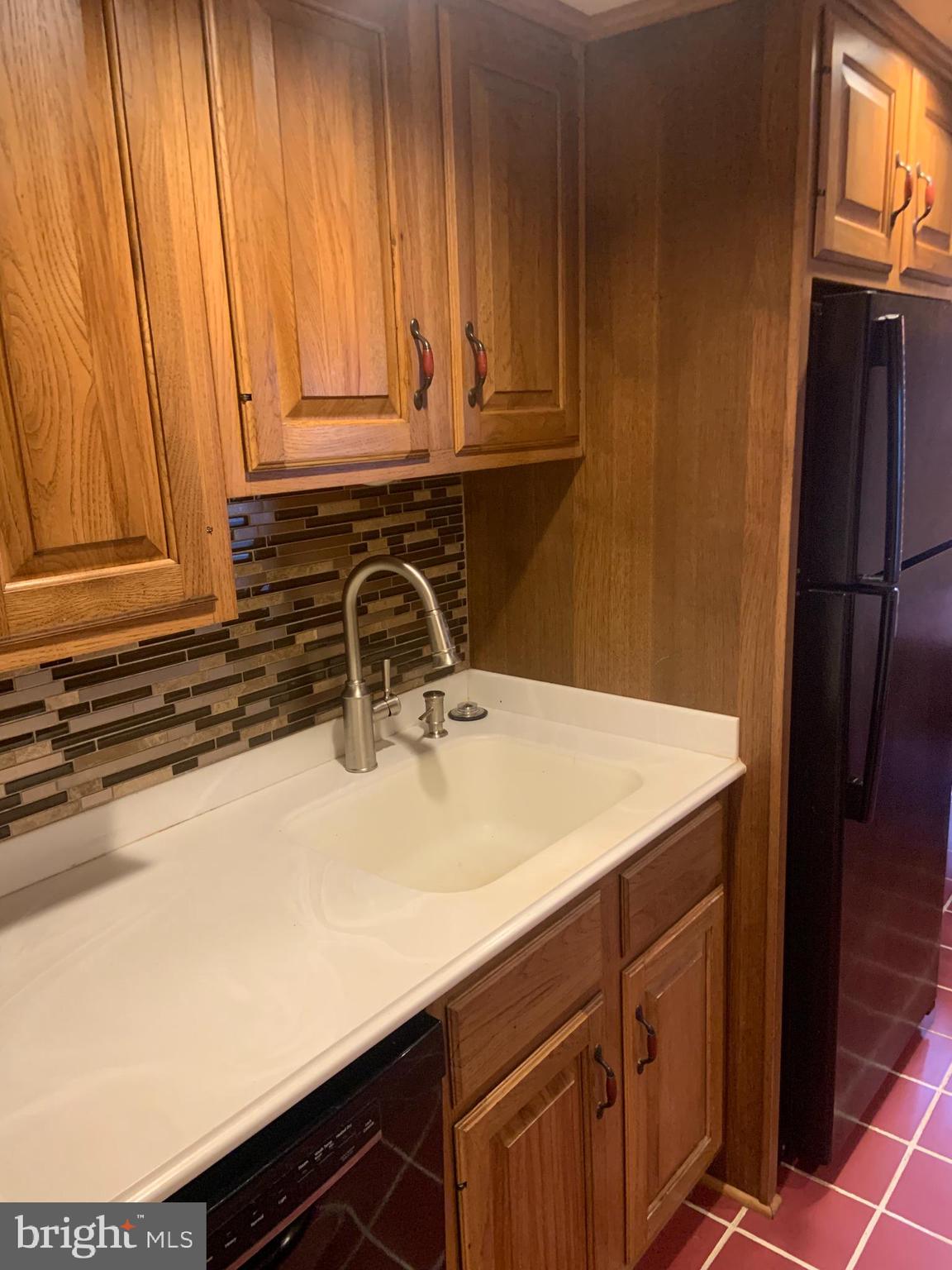 STANFORD COURT - Residential