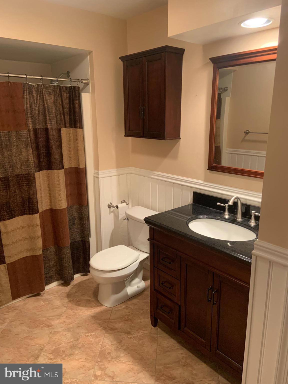 STANFORD COURT - Residential