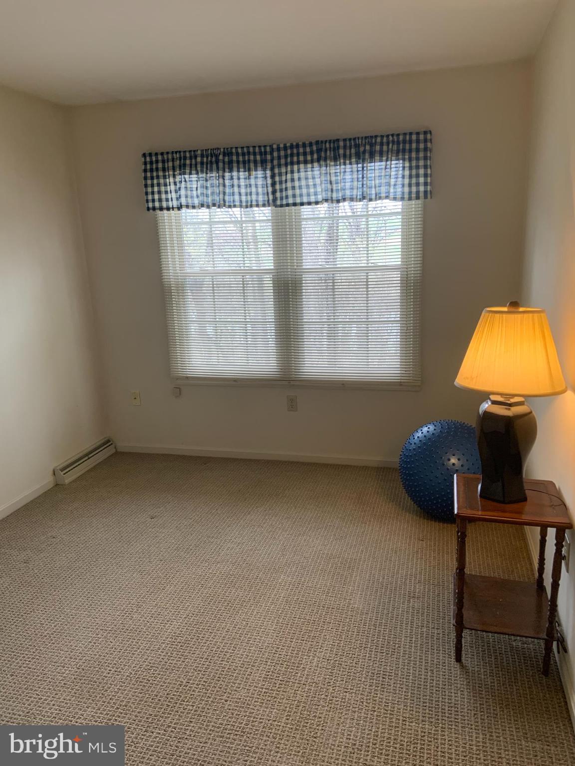 STANFORD COURT - Residential