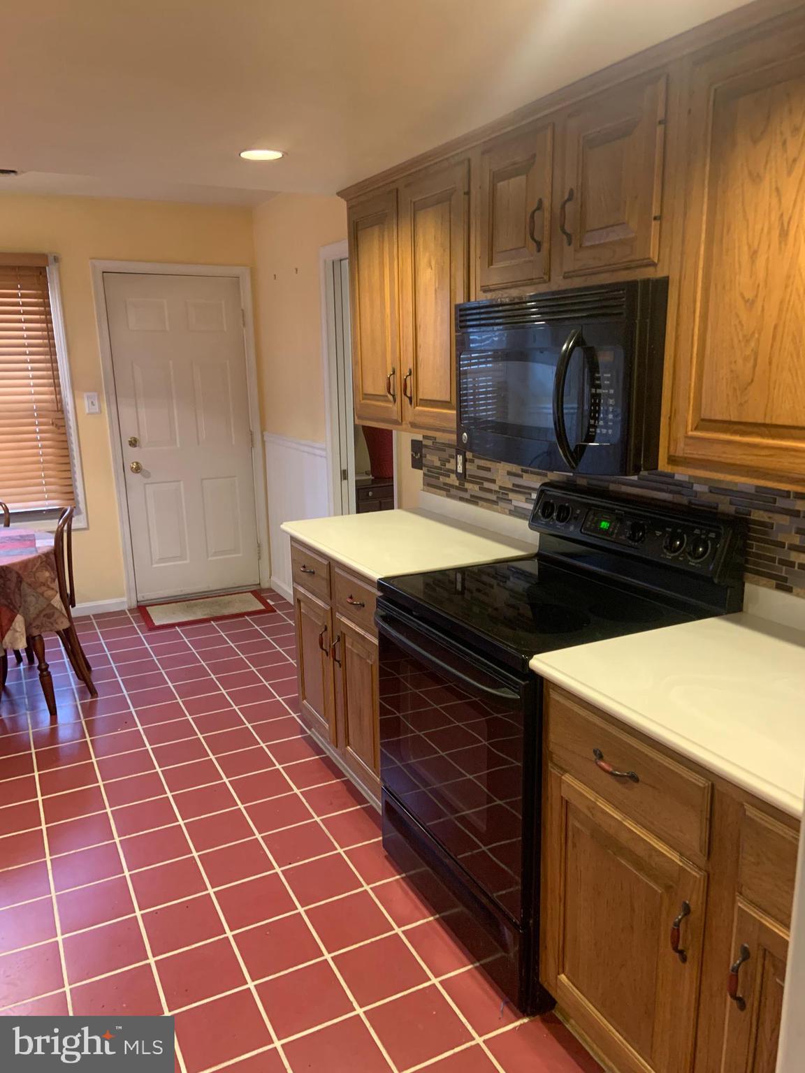 STANFORD COURT - Residential