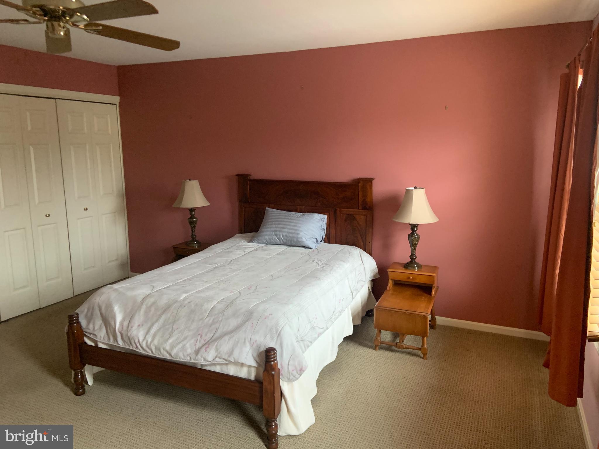 STANFORD COURT - Residential