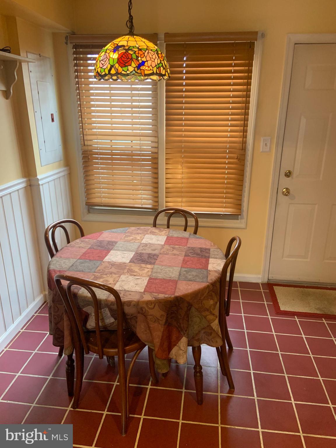 STANFORD COURT - Residential