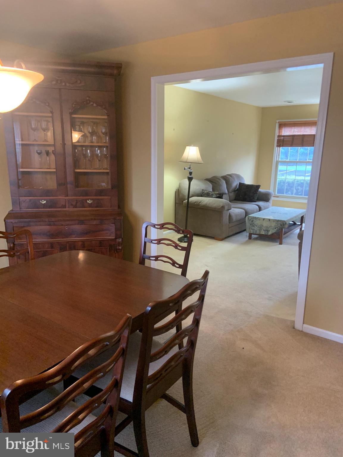 STANFORD COURT - Residential